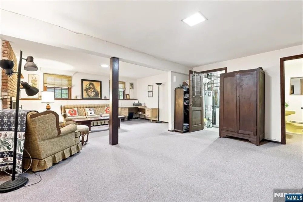 24 Hickory Road Ringwood, NJ 07456