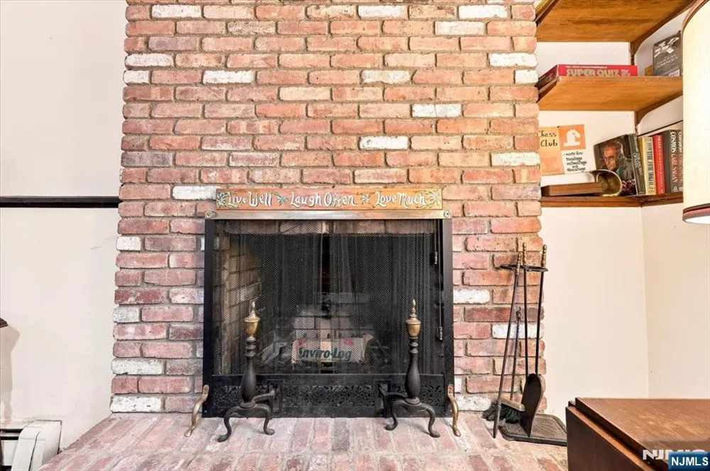 24 Hickory Road Ringwood, NJ 07456