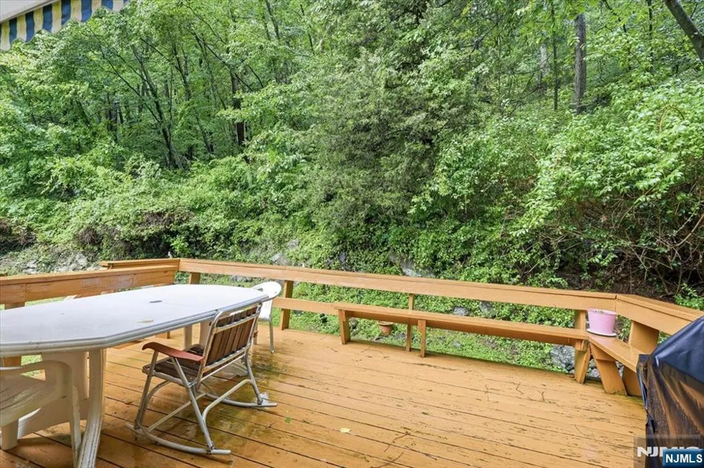 24 Hickory Road Ringwood, NJ 07456