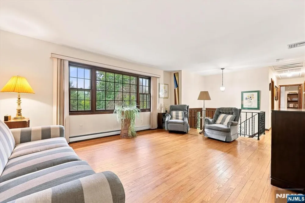24 Hickory Road Ringwood, NJ 07456