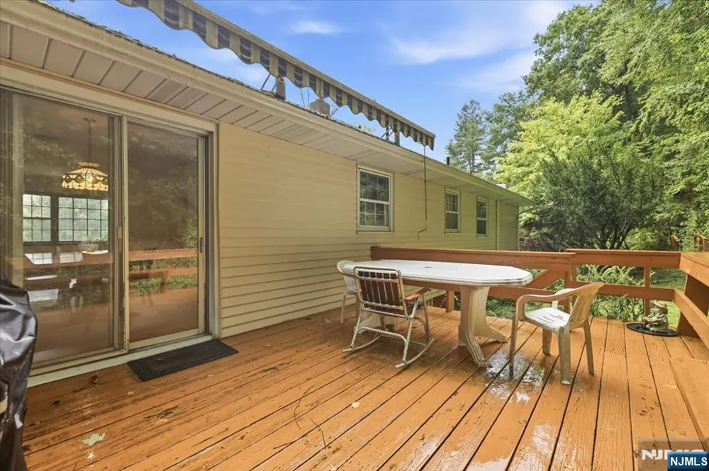 24 Hickory Road Ringwood, NJ 07456
