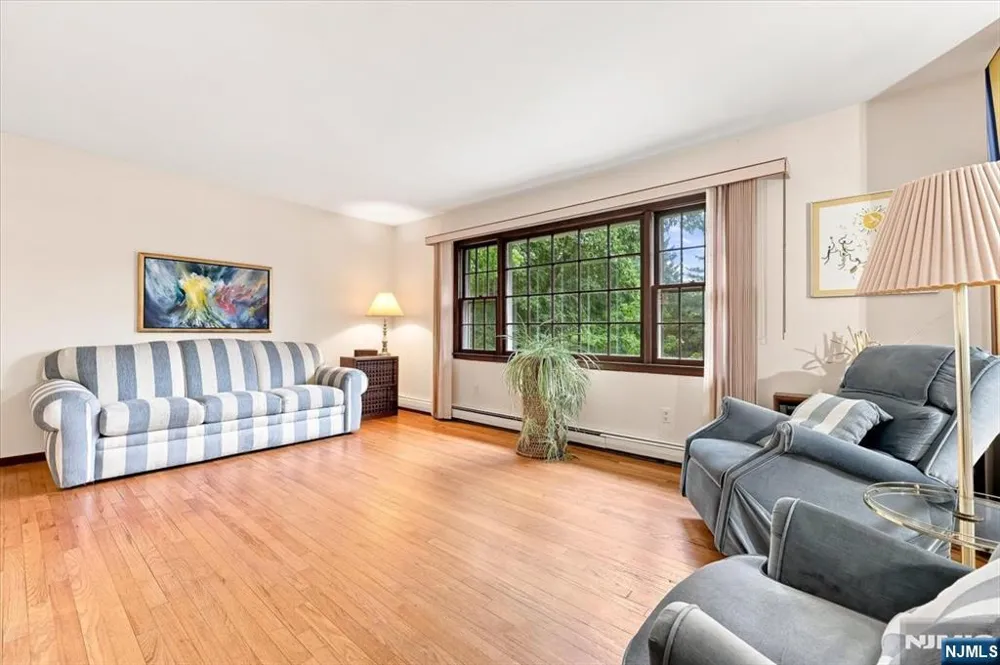 24 Hickory Road Ringwood, NJ 07456
