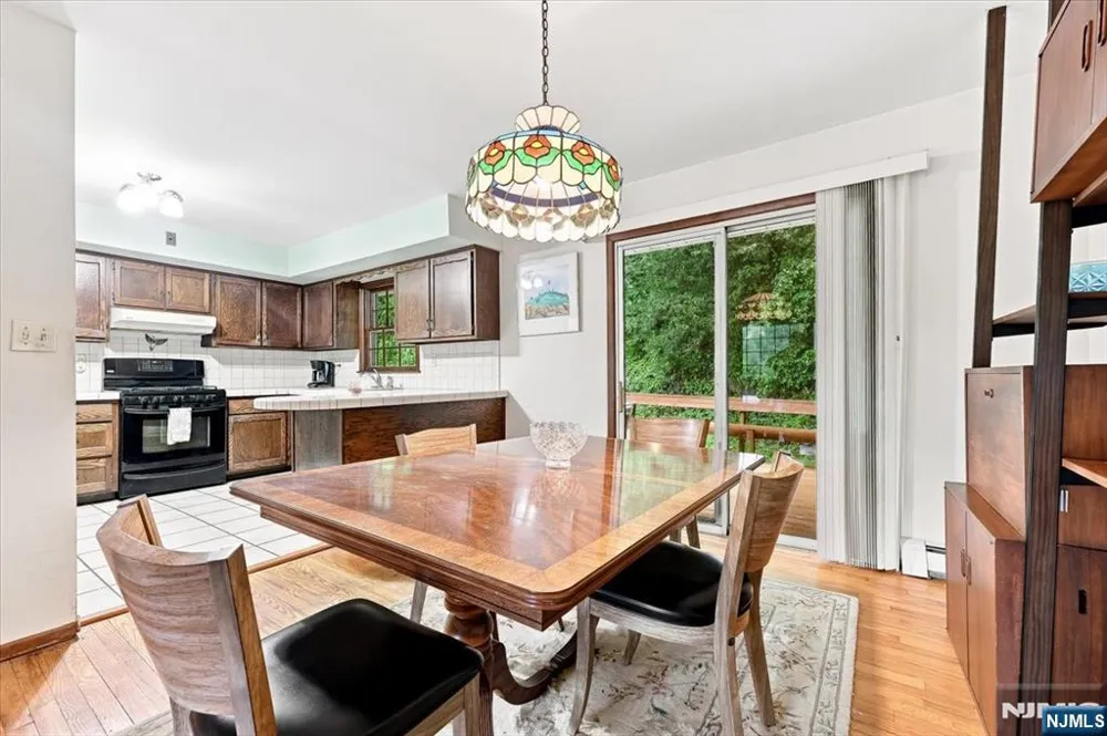 24 Hickory Road Ringwood, NJ 07456