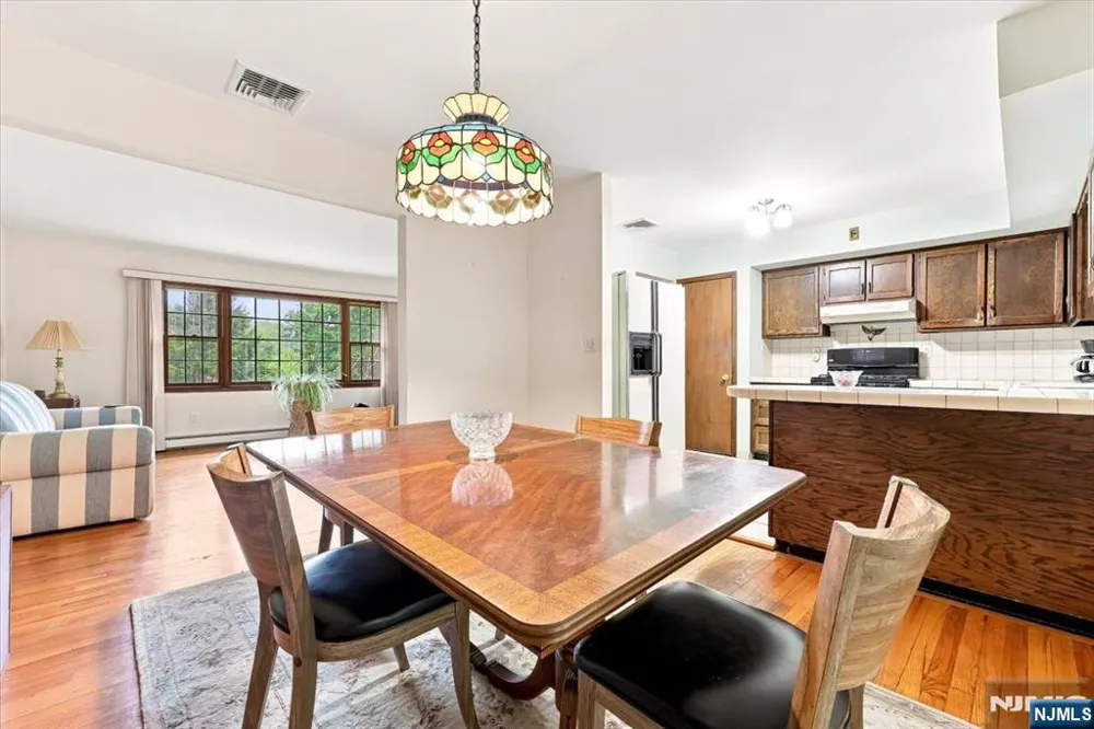 24 Hickory Road Ringwood, NJ 07456
