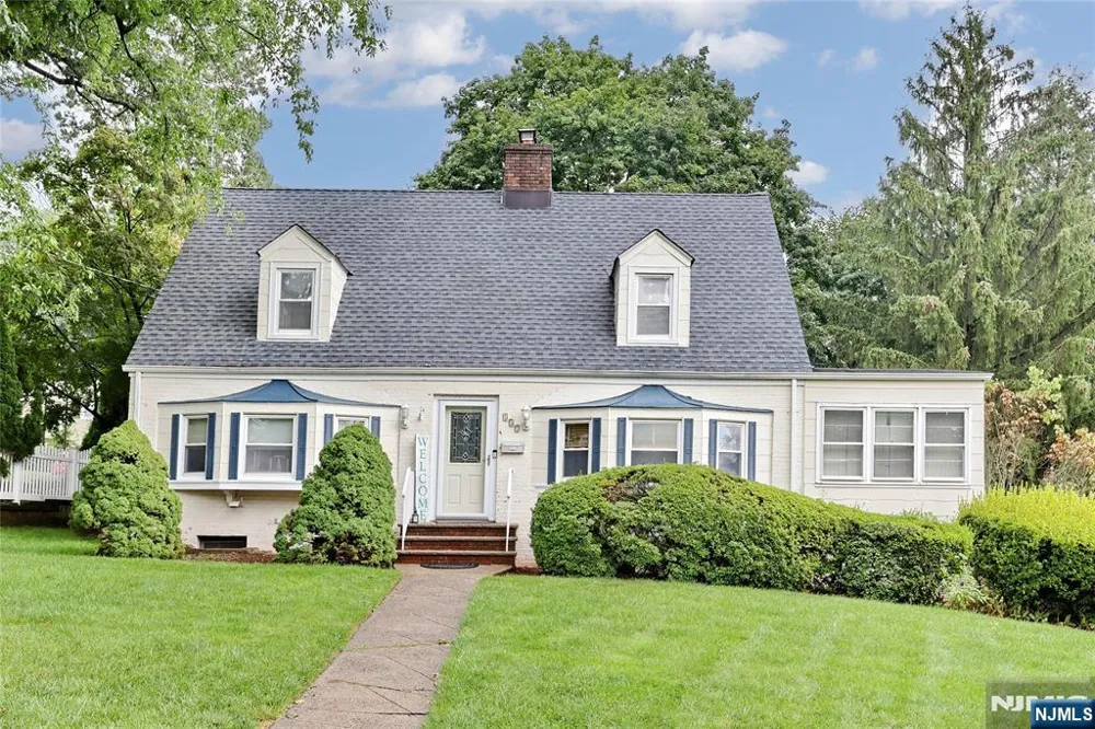 137 Manhattan Avenue Waldwick, NJ 07463