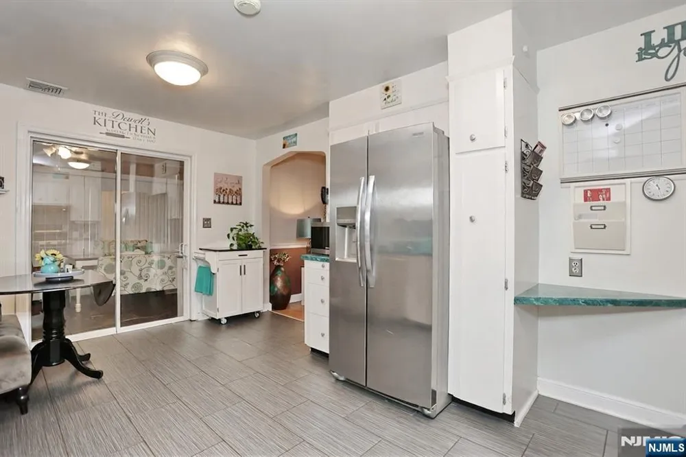 137 Manhattan Avenue Waldwick, NJ 07463