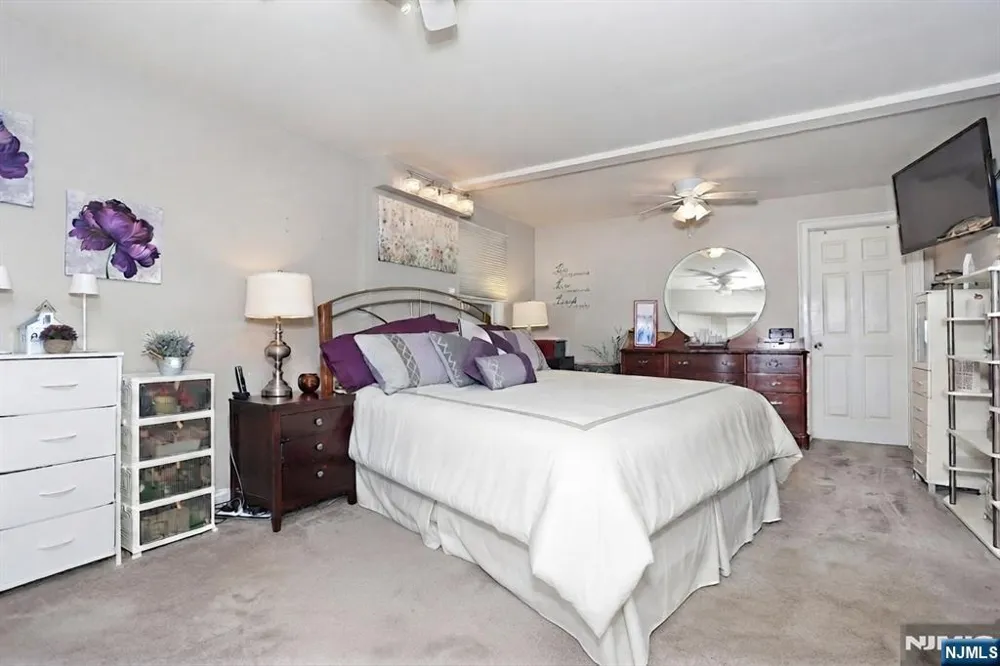 137 Manhattan Avenue Waldwick, NJ 07463