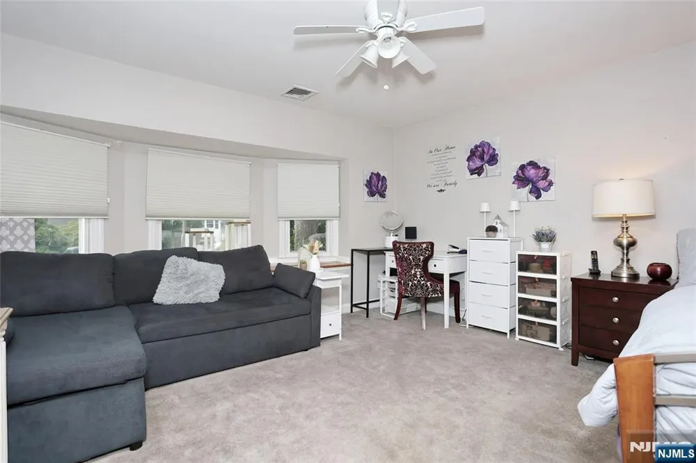 137 Manhattan Avenue Waldwick, NJ 07463