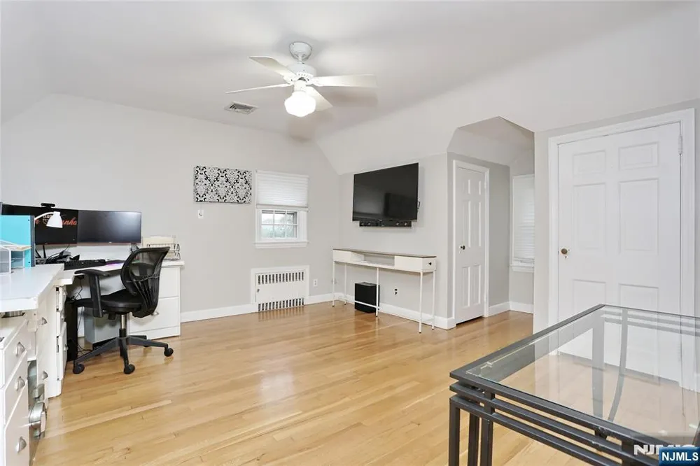 137 Manhattan Avenue Waldwick, NJ 07463