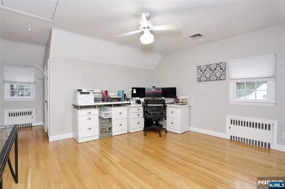 137 Manhattan Avenue Waldwick, NJ 07463