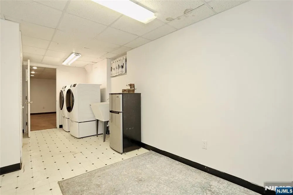 137 Manhattan Avenue Waldwick, NJ 07463