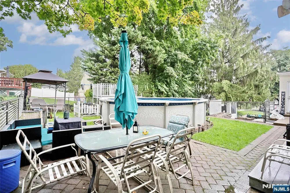 137 Manhattan Avenue Waldwick, NJ 07463