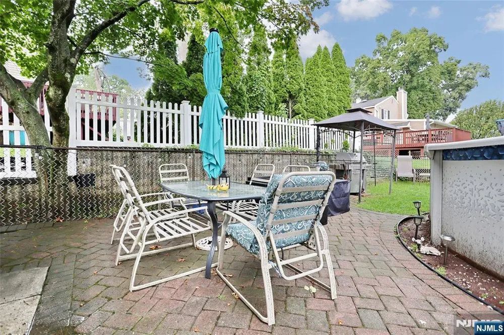 137 Manhattan Avenue Waldwick, NJ 07463