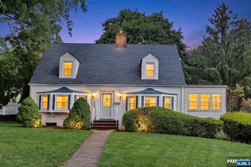 137 Manhattan Avenue Waldwick, NJ 07463