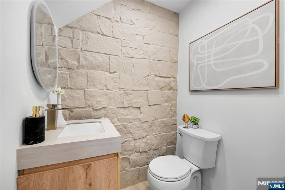 419 2nd Street Jersey City, NJ 07302