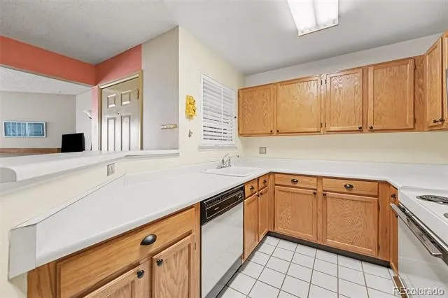 5706 W Asbury Place #202 Lakewood, CO 80227
