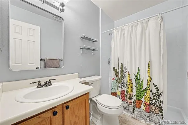 5706 W Asbury Place #202 Lakewood, CO 80227