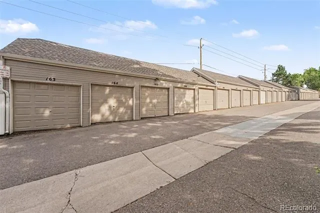 5706 W Asbury Place #202 Lakewood, CO 80227