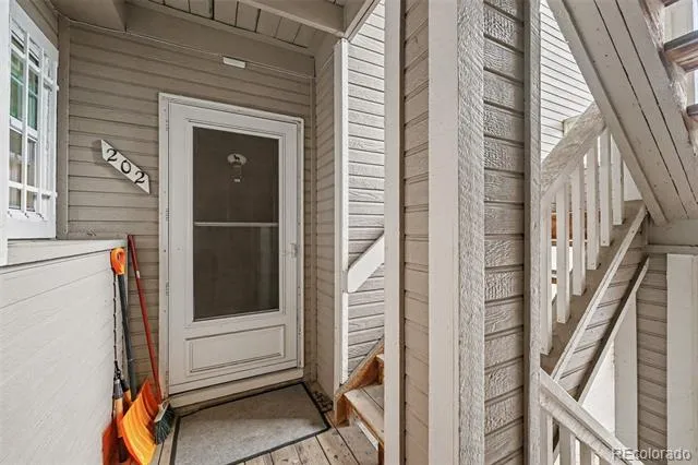 5706 W Asbury Place #202 Lakewood, CO 80227