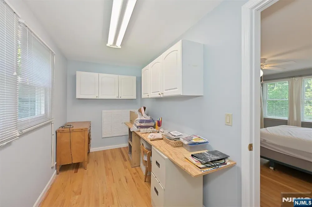 95 Knollwood Drive Paramus, NJ 07652