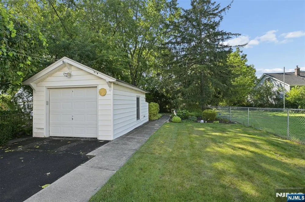 11 Concord Avenue Maplewood, NJ 07040