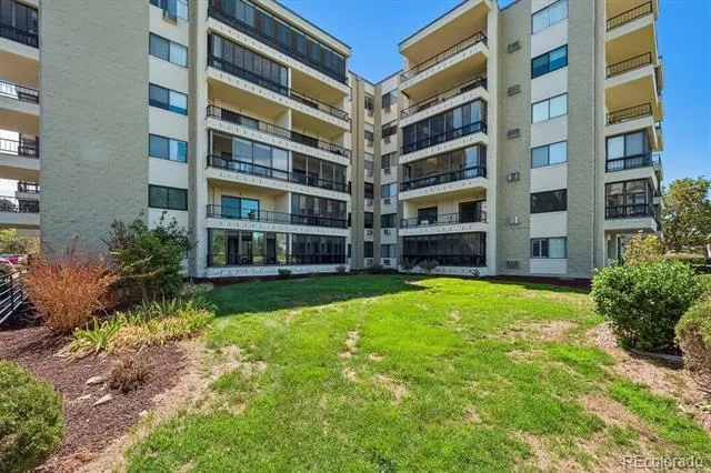 13901 E Marina Drive #102 Aurora, CO 80014