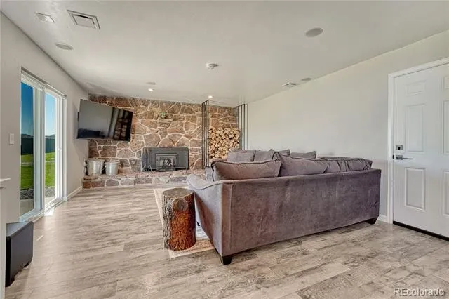12658 Mesa View Road Larkspur, CO 80118