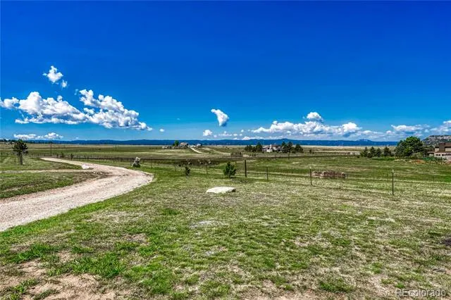 12658 Mesa View Road Larkspur, CO 80118