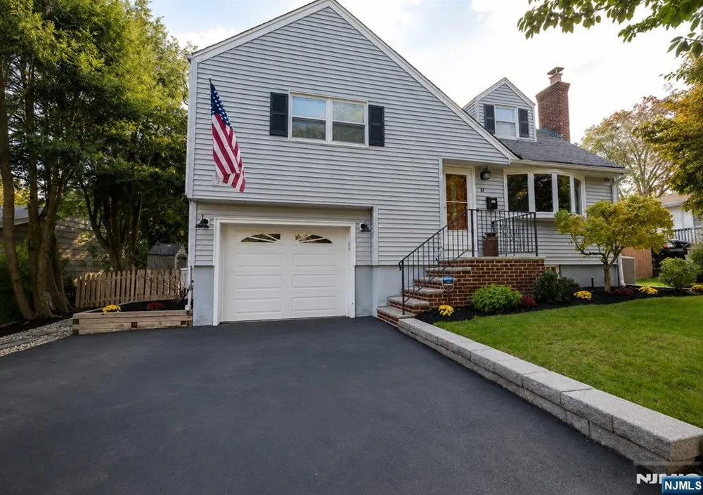 19 W Park Avenue Park Ridge, NJ 07656