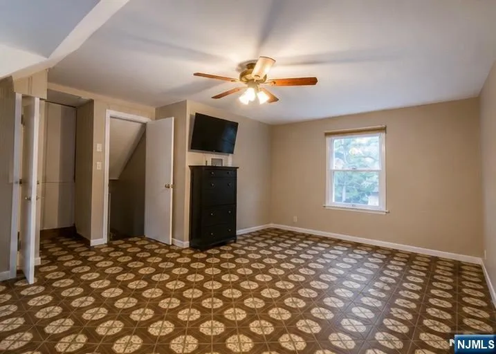 19 W Park Avenue Park Ridge, NJ 07656