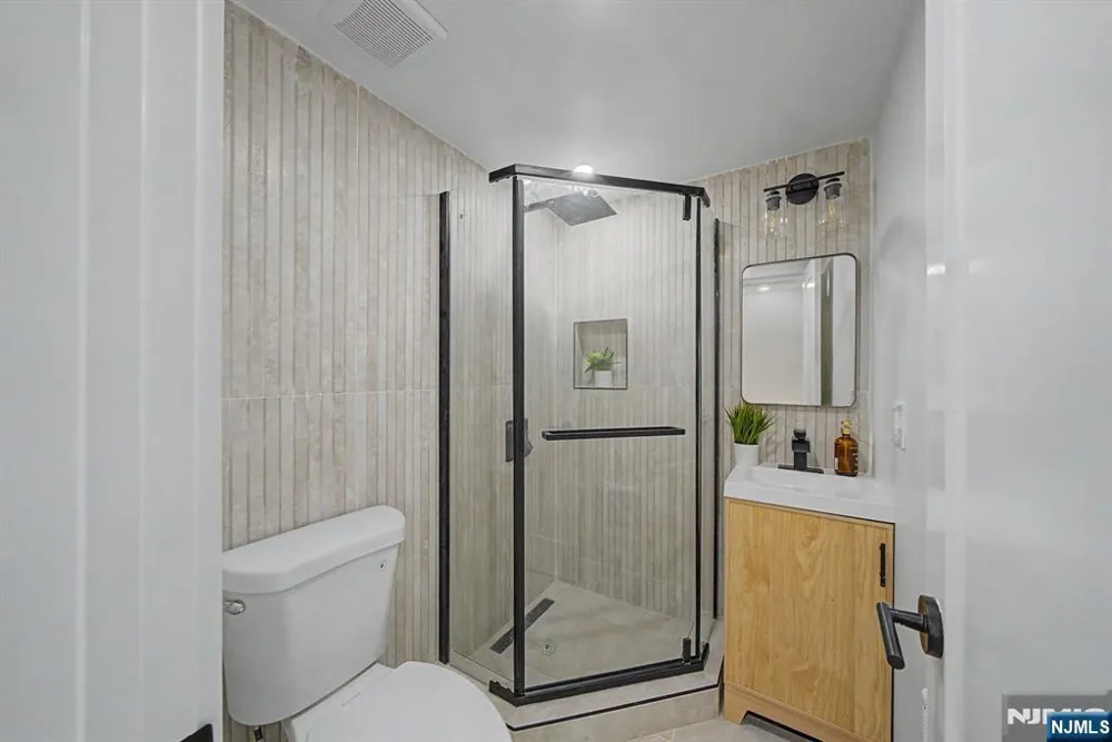 19 Ferndale Road Wayne, NJ 07470