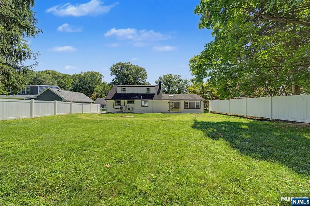 19 Ferndale Road Wayne, NJ 07470