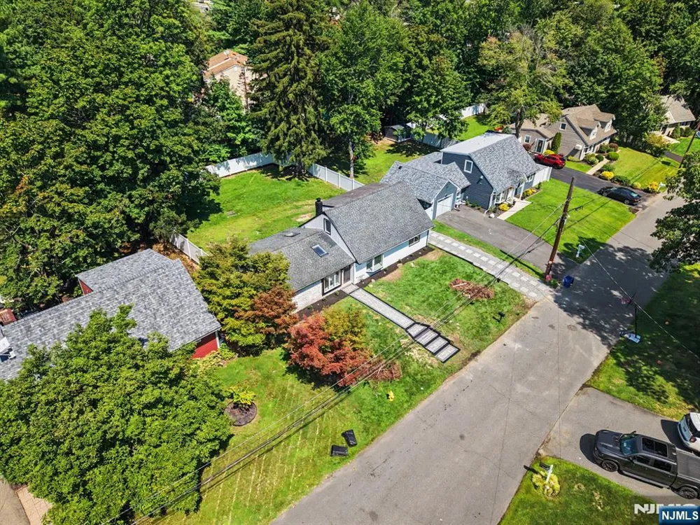 19 Ferndale Road Wayne, NJ 07470
