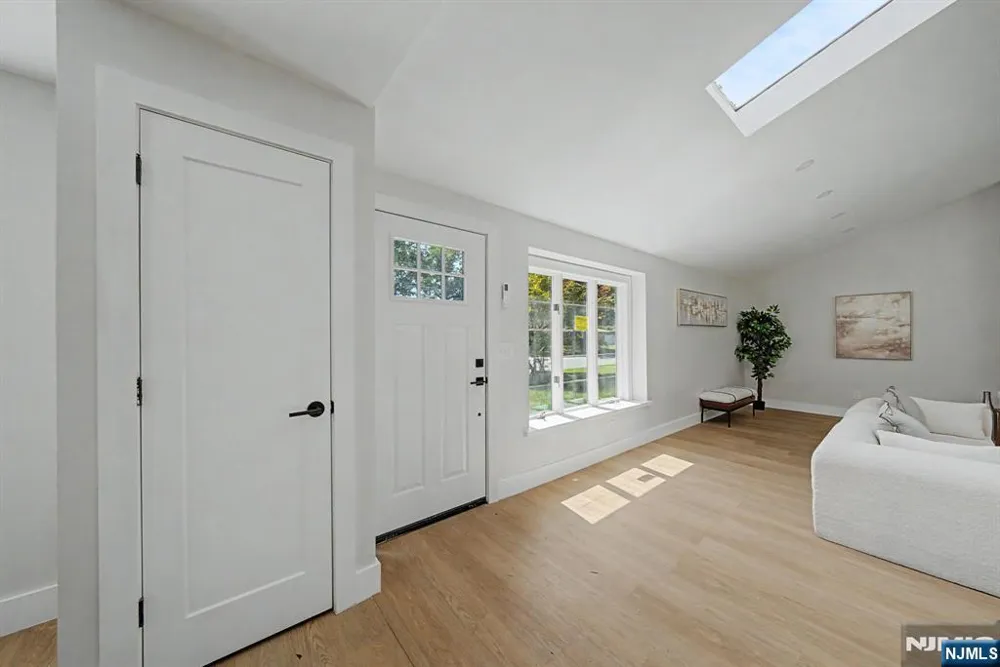 19 Ferndale Road Wayne, NJ 07470