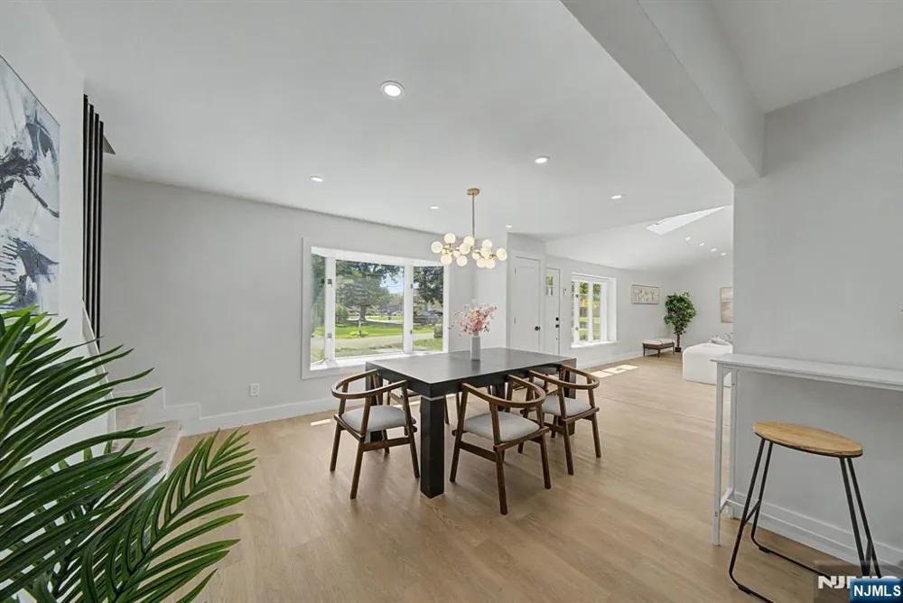 19 Ferndale Road Wayne, NJ 07470