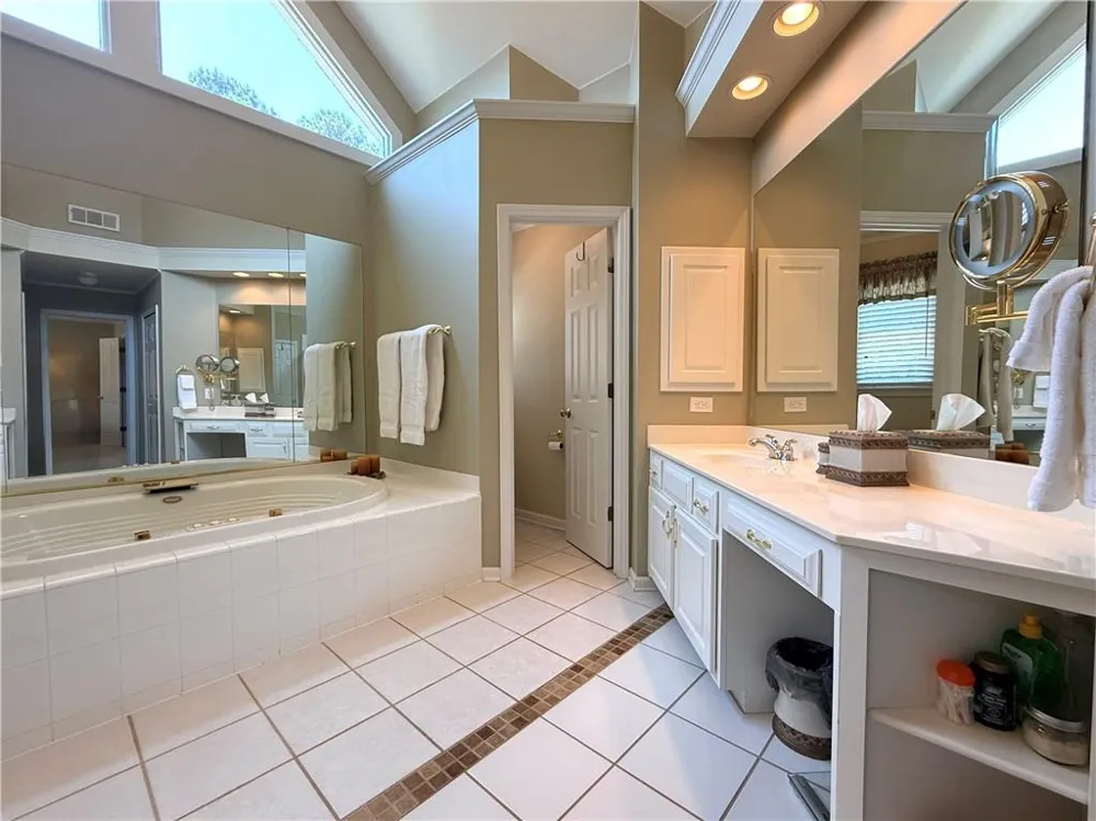 2667 Dunhaven Court Snellville, GA 30078