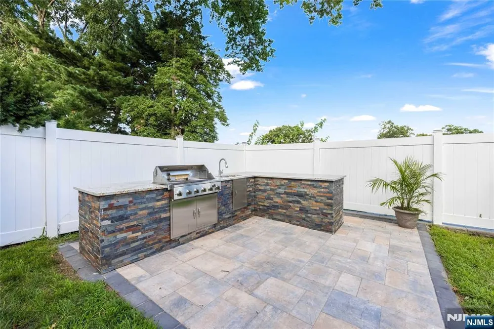 12 Lois Avenue Clifton, NJ 07014