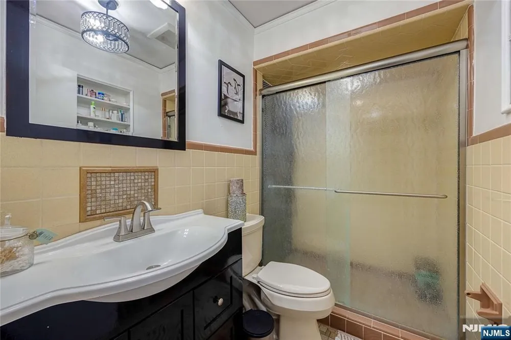 12 Lois Avenue Clifton, NJ 07014