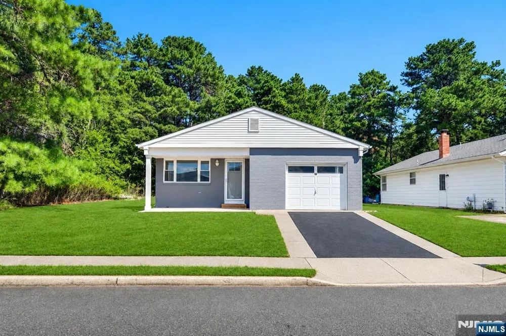 47 Doral Drive Toms River, NJ 08757