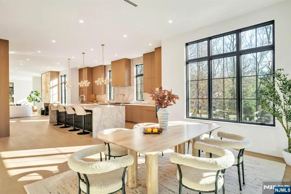 28 Ellens Way Alpine, NJ 07620