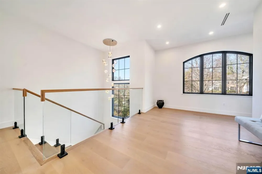 28 Ellens Way Alpine, NJ 07620