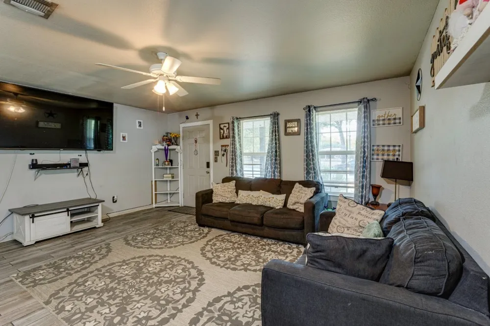 4820 Fellows Lane Dallas, TX 75216