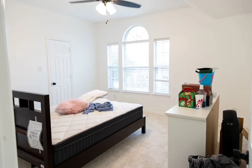 737 Honeysuckle DeSoto, TX 75115