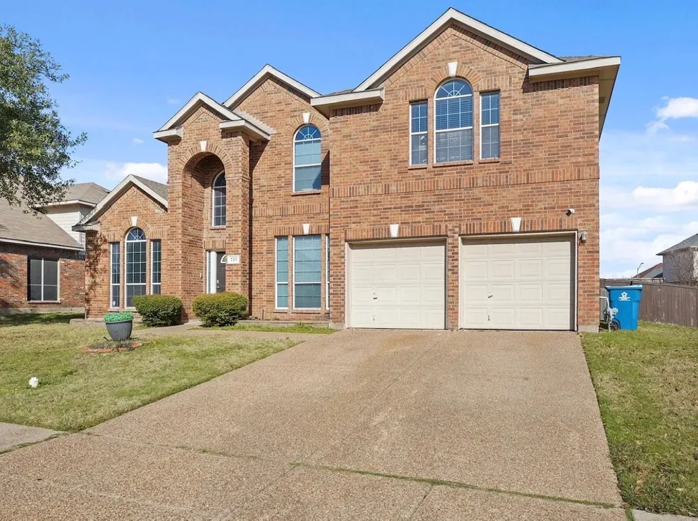 737 Honeysuckle DeSoto, TX 75115