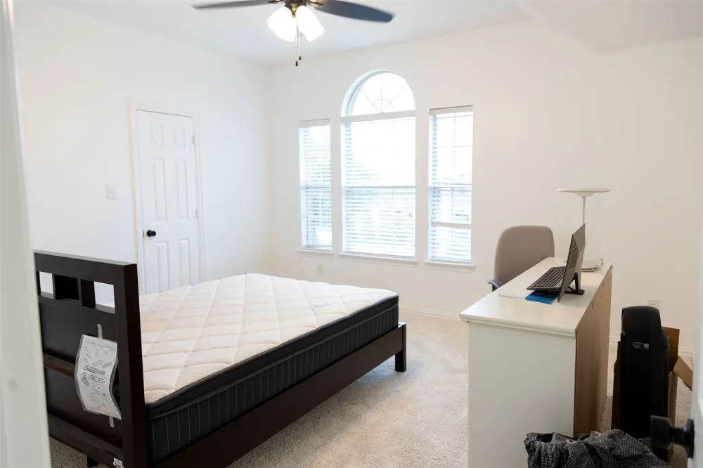 737 Honeysuckle DeSoto, TX 75115