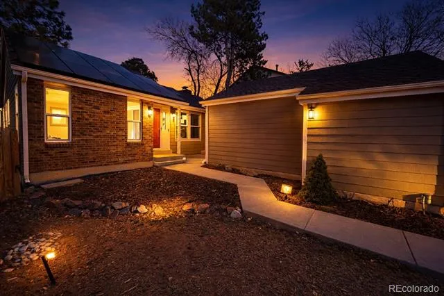 2359 E Nichols Place Centennial, CO 80122