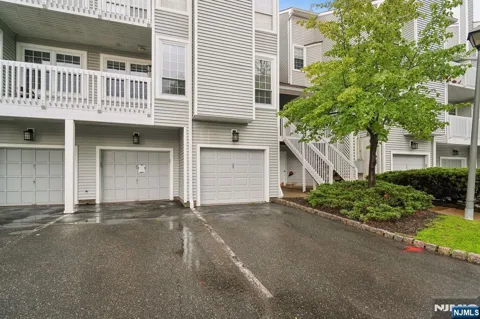 25 Markham Circle