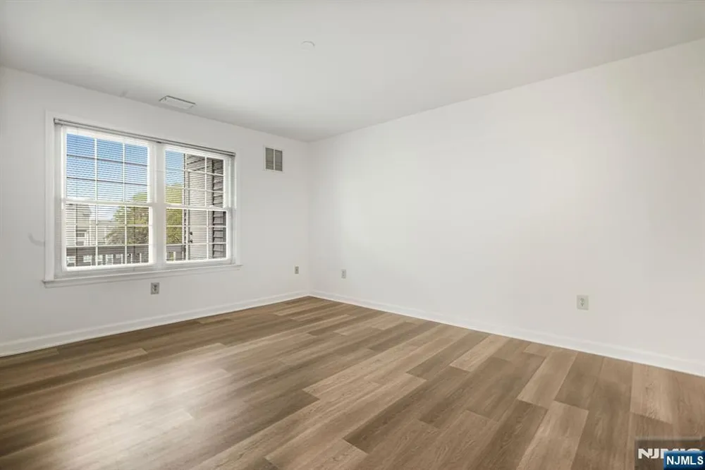 25 Markham Circle Englewood, NJ 07631