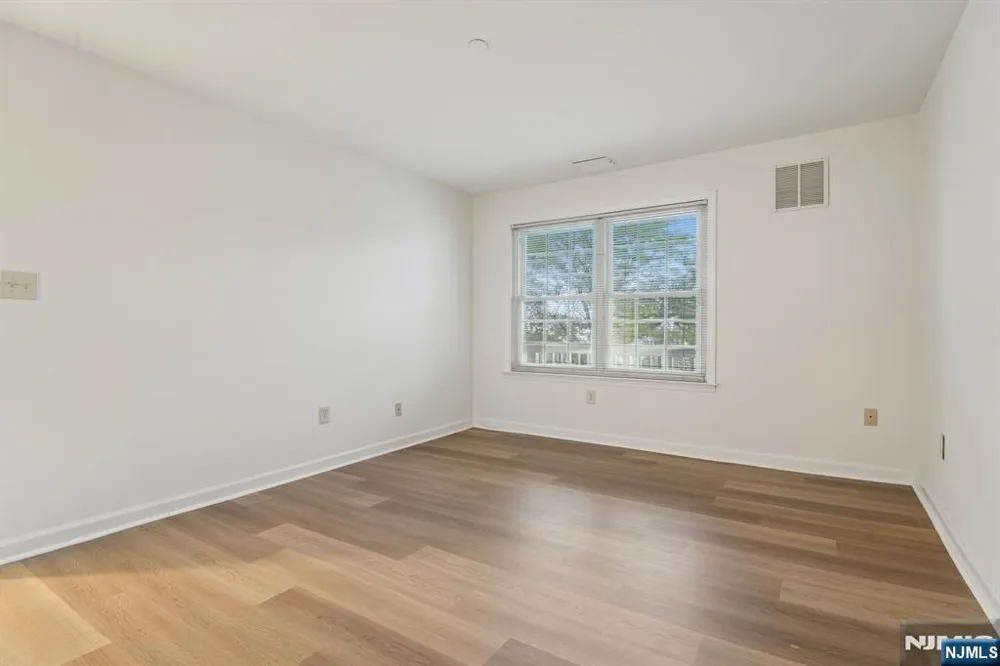 25 Markham Circle Englewood, NJ 07631