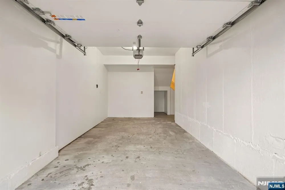 25 Markham Circle Englewood, NJ 07631